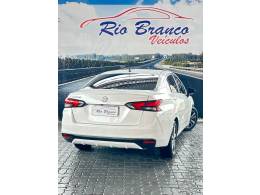 NISSAN - VERSA - 2022/2022 - Branca - R$ 93.900,00