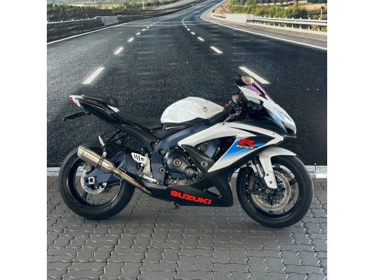 SUZUKI - GSXR - 2011/2012 - Branca - R$ 42.900,00