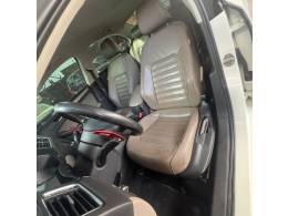 VOLKSWAGEN - JETTA - 2012/2013 - Branca - R$ 74.900,00