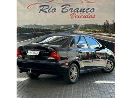 FORD - FOCUS - 2006/2007 - Preta - R$ 23.900,00