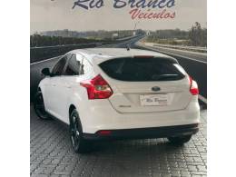 FORD - FOCUS - 2015/2015 - Branca - R$ 57.900,00