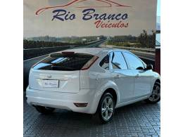 FORD - FOCUS - 2013/2013 - Branca - R$ 44.900,00