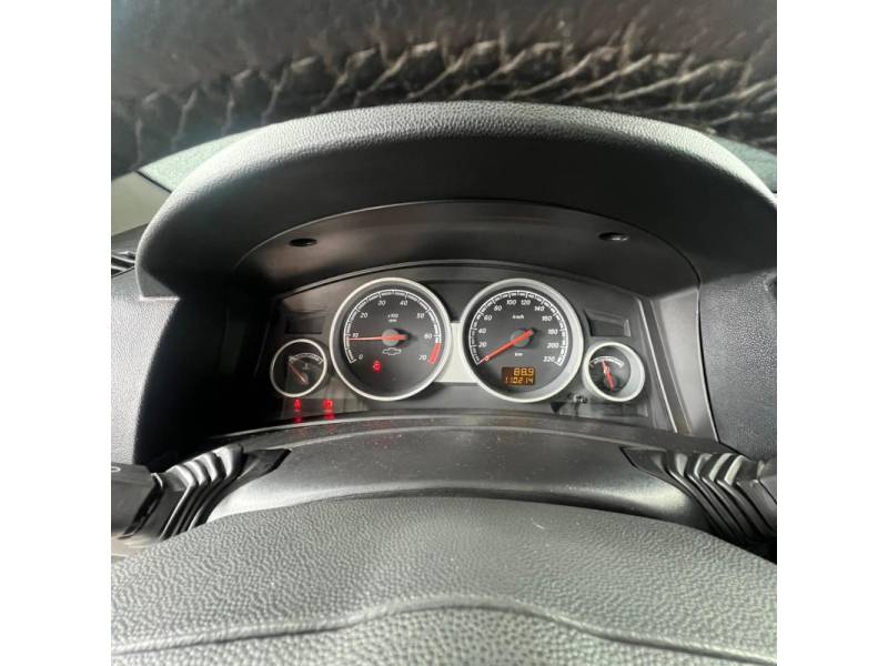 CHEVROLET - VECTRA - 2008/2009 - Vermelha - R$ 40.900,00