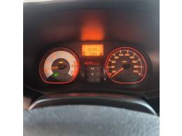 RENAULT - SANDERO - 2013/2014 - Prata - R$ 39.900,00