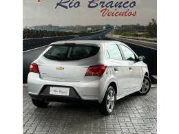 CHEVROLET - ONIX - 2020/2020 - Prata - R$ 57.900,00