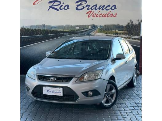 FORD - FOCUS - 2011/2011 - Prata - R$ 39.900,00