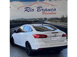 FORD - FOCUS - 2016/2016 - Branca - R$ 69.900,00