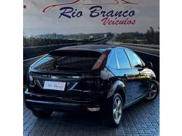 FORD - FOCUS - 2010/2011 - Preta - R$ 37.900,00