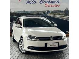 VOLKSWAGEN - JETTA - 2011/2012 - Branca - R$ 65.900,00